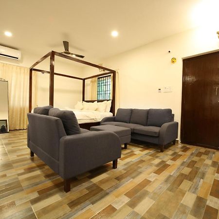 Brown Town Resort & Spa Haydarabad Dış mekan fotoğraf