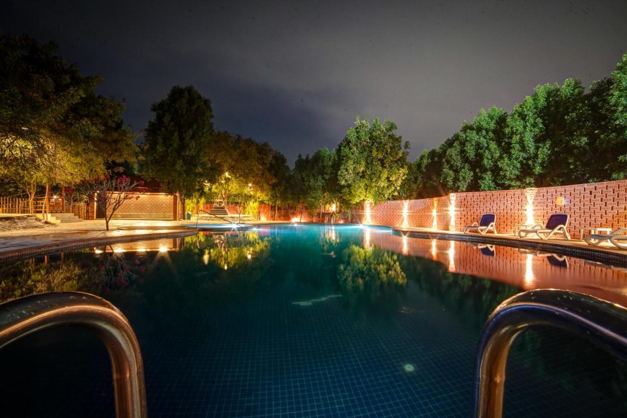 Brown Town Resort & Spa Haydarabad Dış mekan fotoğraf