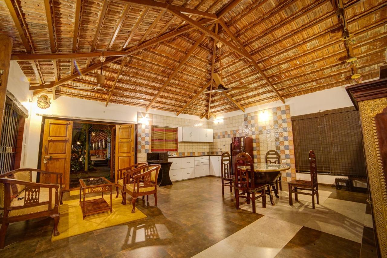 Brown Town Resort & Spa Haydarabad Dış mekan fotoğraf