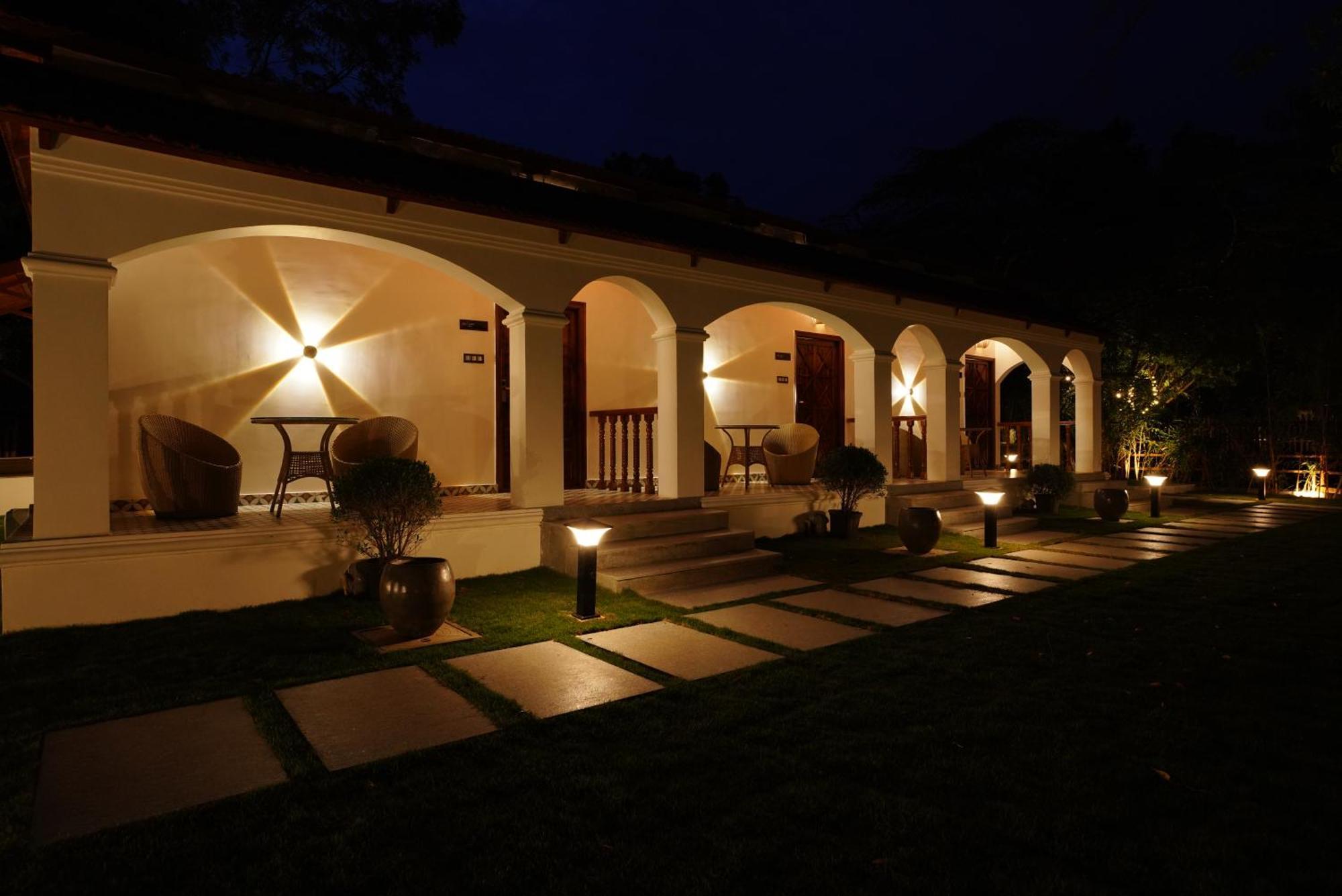 Brown Town Resort & Spa Haydarabad Dış mekan fotoğraf