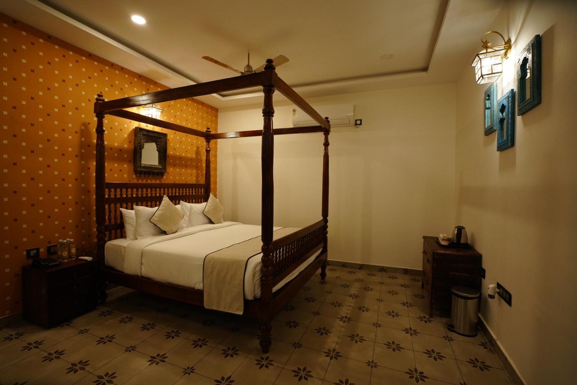Brown Town Resort & Spa Haydarabad Dış mekan fotoğraf