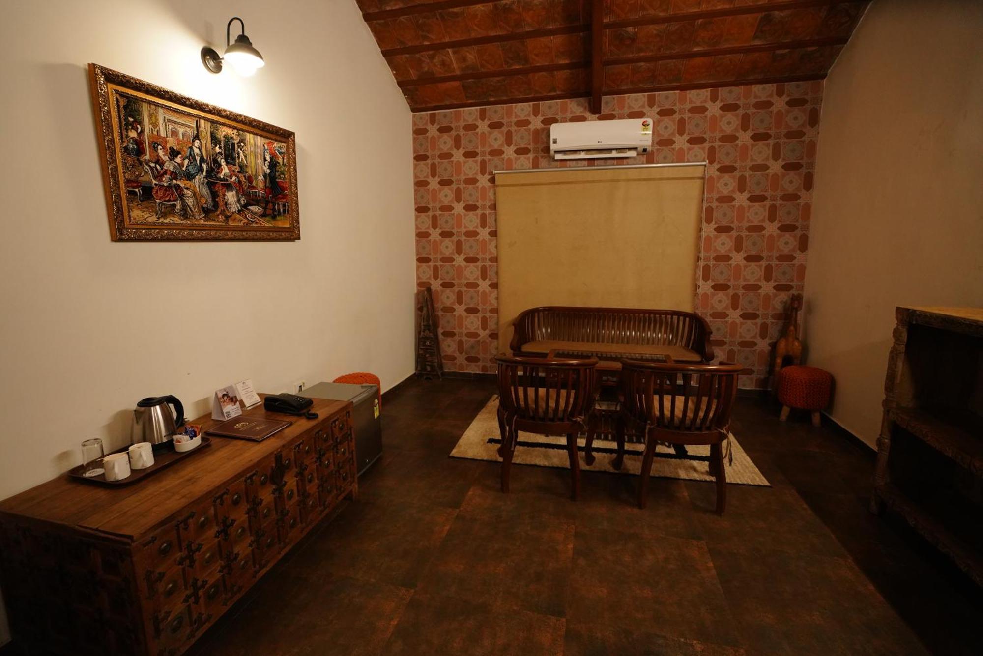 Brown Town Resort & Spa Haydarabad Dış mekan fotoğraf